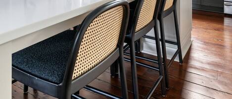 冰箱、微波炉、烤箱、炉灶