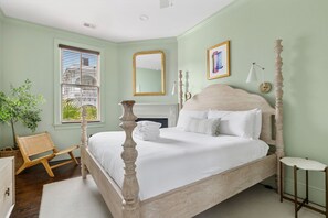 7 bedrooms, iron/ironing board, WiFi, bed sheets - Harleston House | Sleeps 16 | Multi-Unit Rental (Charleston)