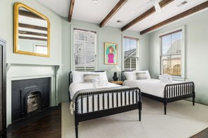 7 bedrooms, iron/ironing board, WiFi, bed sheets