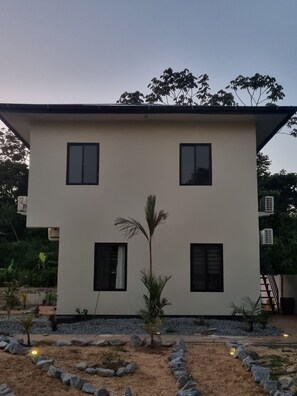 Fachada de la propiedad