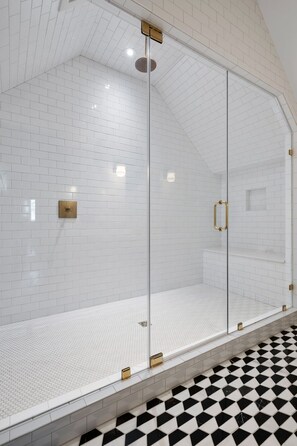 Spa - The Gardenia House | Sleeps 20 | Multi-Unit Rental (Charleston)