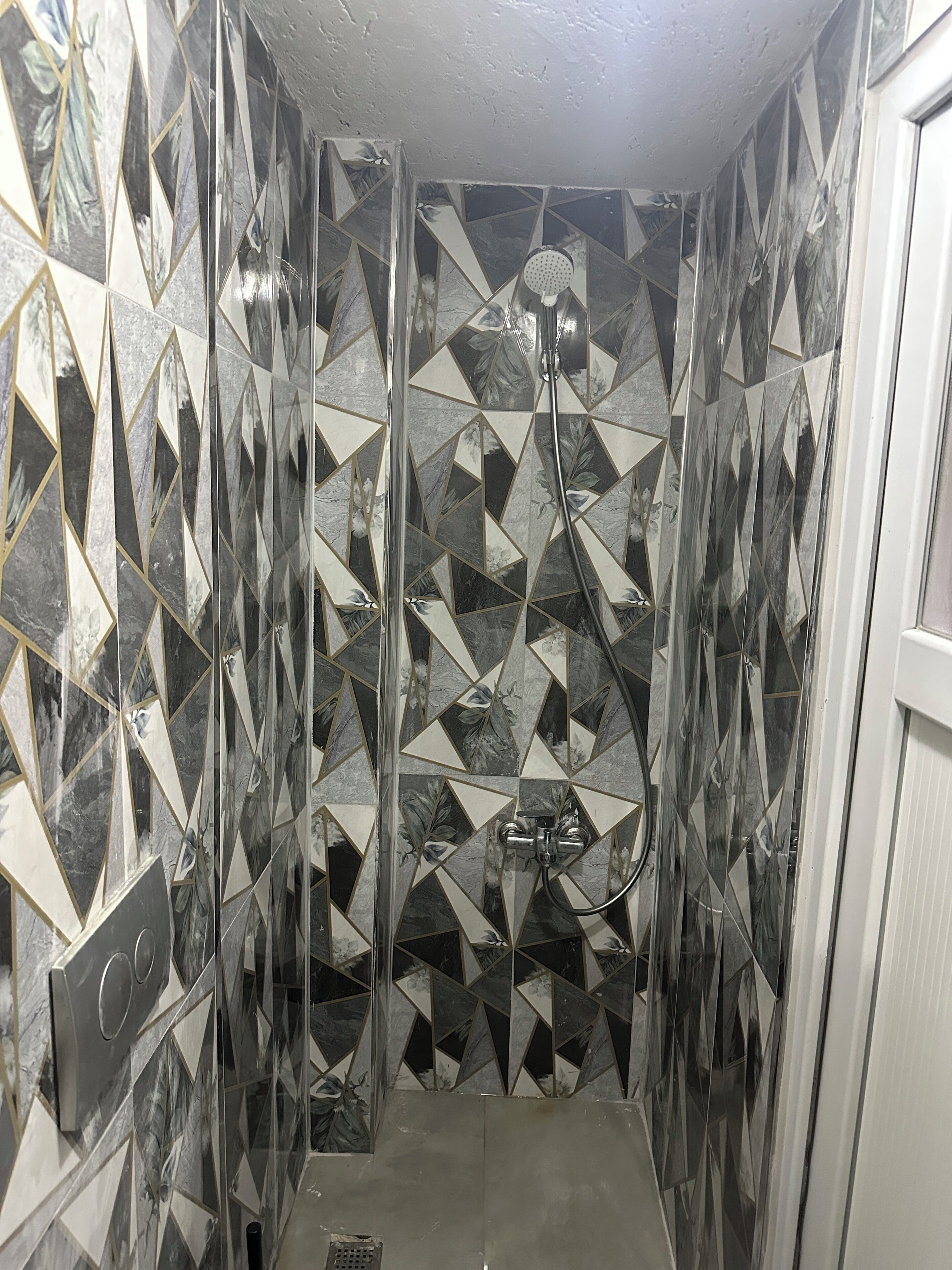 Quarto quádruplo luxo, sacada, vista para a cidade | Banheiro | Secador de cabelo, toalhas de banho, sabonete, shampoo