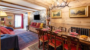 Apartamento de lujo, 2 habitaciones, microondas (Beautiful Apartment In Courmayeur) | Interior