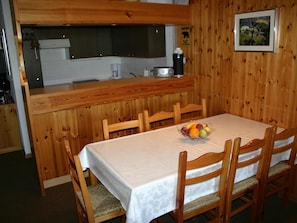 Apartment | Dining