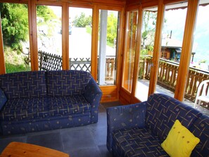 Apartment | Living area - Alluring Apartment in Stunning Valley (Sion)