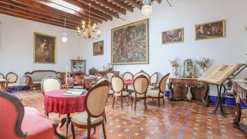 House | Bahagian luar