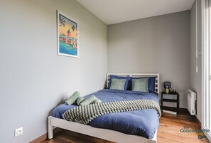 2 chambres, fer et planche à repasser, Wi-Fi, draps fournis