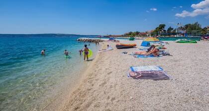 Tranquil and Stylish Apartment Kastel Novi