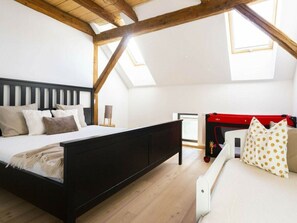 Villa | 5 bedrooms, individually furnished