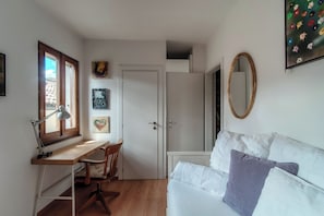 2 habitaciones, edredón y muebles diferentes
