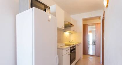 Charming Apartments With Private Balcony and City View Seget Donji