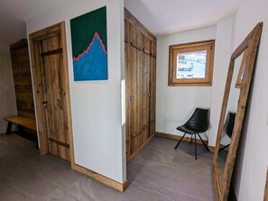 Apartment | Reception
