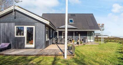 Panoramic Fjord Retreat With Spa Bath