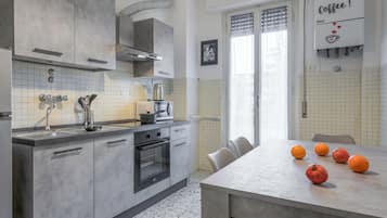 Condo, Balcony | Private kitchen | Full-size fridge, microwave, oven, stovetop