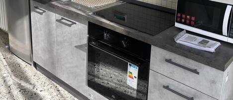 콘도, 발코니 | 전용 주방 | 대용량 냉장고, 전자레인지, 오븐, 쿡탑