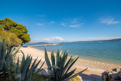 Comfortable Kastel Stafilic Apartment With Balcony