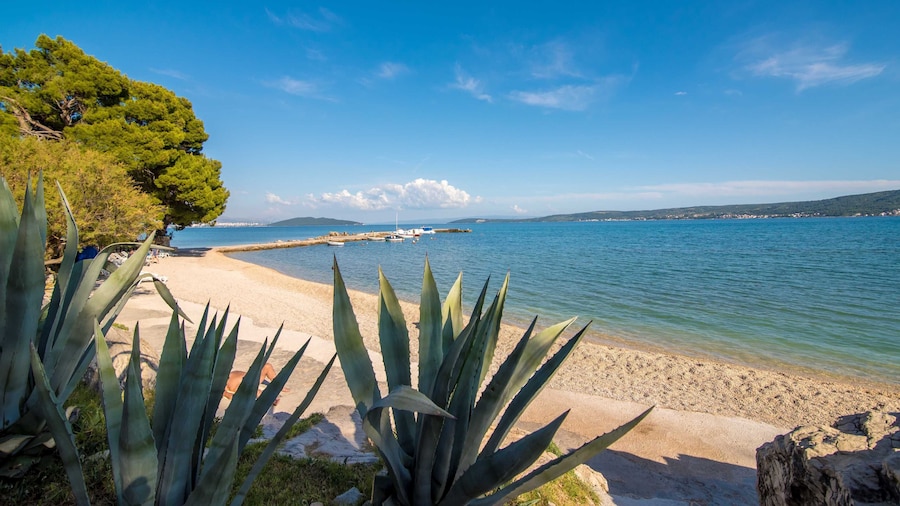 Comfortable Kastel Stafilic Apartment With Balcony