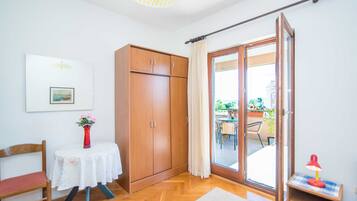 Apartment (Two Bedroom Apartment with Balcony an) | 2 bedrooms, free WiFi