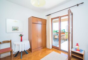 อพาร์ทเมนท์ (Two Bedroom Apartment with Balcony an) | 2 ห้องนอน, Wi-Fi ฟรี