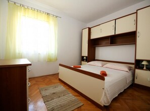Apartment (Four Bedroom Apartment with Sea View) | 4 bedrooms, cribs/infant beds, free WiFi - Spacious Beachfront Apartment Ciovo (Split)