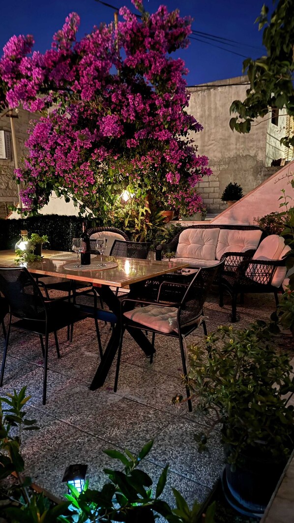 Apartment (Two Bedroom Apartment) | Terrace/patio - Elegant Trogir Apartment With Garden Terrace (Trogir)