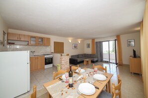 House (Five Bedroom Holiday Home with Terrac) | Living room - Cozy Beachfront Holiday Home Slatine (Split)