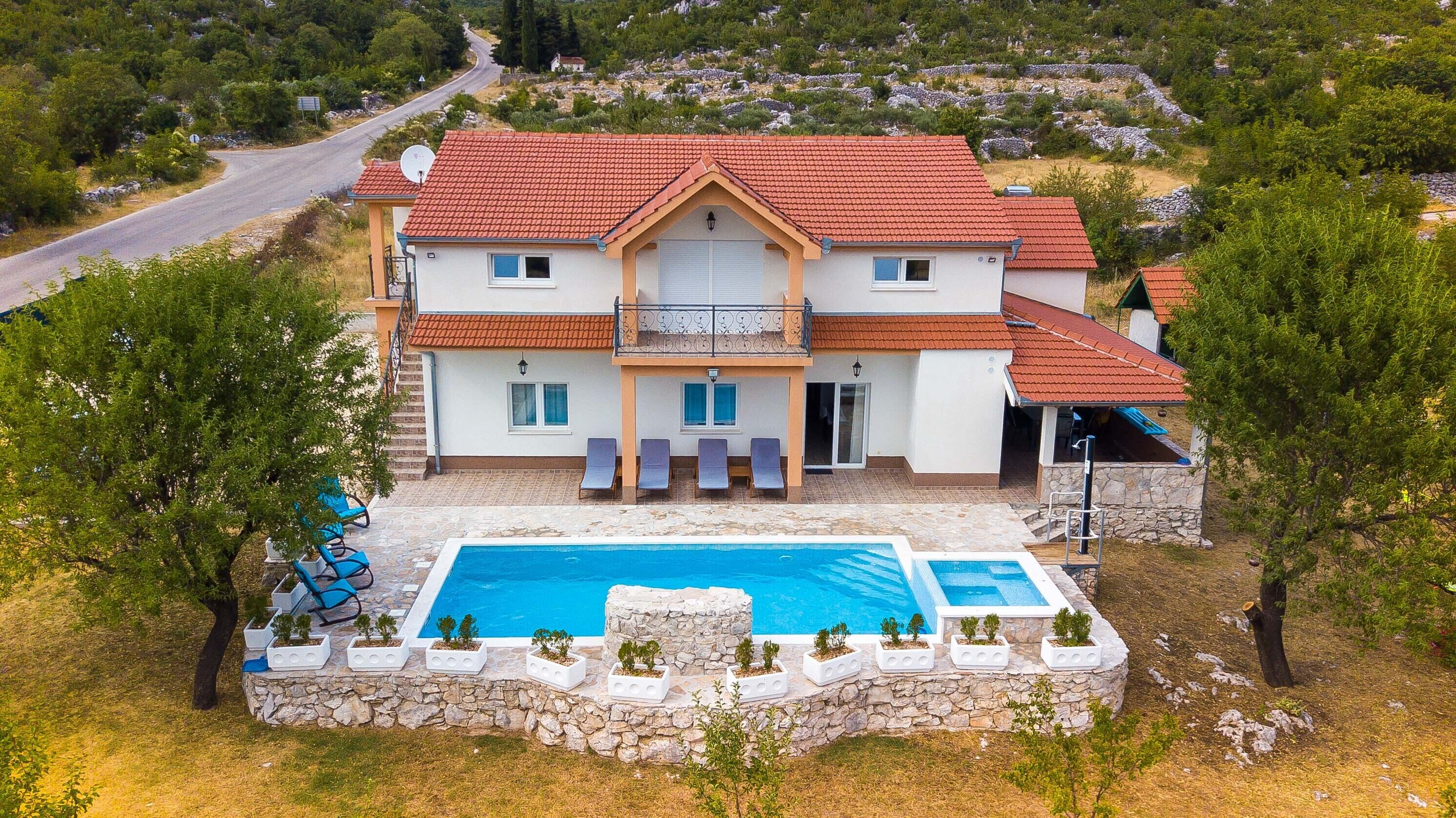 منزل (Three Bedroom Holiday Home) | المنشأة من الخارج