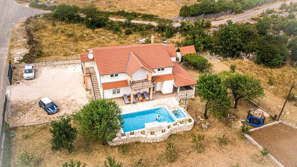 Talo (Three Bedroom Holiday Home) | Ulkopuoli