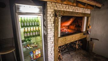 House (Three Bedroom Holiday Home) | BBQ/picnic Area