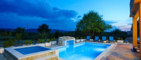 Casa (Three Bedroom Holiday Home) | Piscina | Una piscina al aire libre de temporada