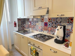 Micro-ondas, fogão, cooktop