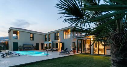 Luxury Villa With Heated Pool, Terrace, and Outdoor Amenities for Relaxation