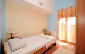 Apartment (Five Bedroom Apartment With Pool) | 5 bedrooms, free WiFi, bed sheets - Chic and Stylish Kastel Novi Apartment With Pool (Kastela)