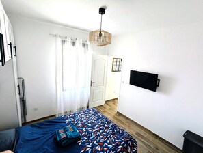 1 sovrum, strykjärn/strykbräda, wi-fi och sängkläder