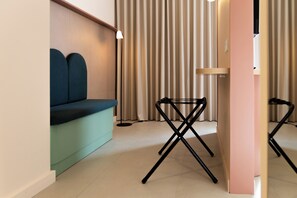 Presidential Double Room, Balcony, Bay View | Living area