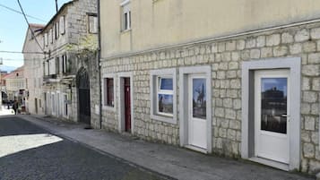 Studio (Studio Apartments) | Exterior