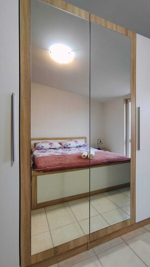 Apartamento (Three Bedroom Apartment with Terrace) | 5 quartos, Wi-Fi de cortesia