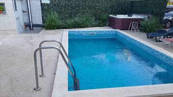 3 piscinas al aire libre, una piscina climatizada