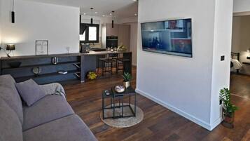 Apartment (One Bedroom Apartment with Terrace) | Living room | 32-inch flat-screen TV with cable channels
