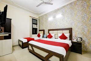 Room, 1 Bedroom, Smoking, Balcony | 1 bedroom - Room-hotel Mayank Residency (New Delhi)