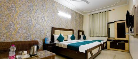 Room, 1 Bedroom, Smoking, Balcony | Living area