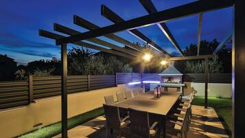 Villa (Eight Bedroom Villa) | Terraza o patio