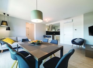 Villa (Eight Bedroom Villa) | Spisestue