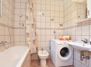 Villa (Five Bedroom Holiday Home) | Bathroom | Shower, towels