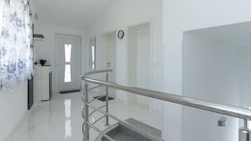 Villa (Three Bedroom Villa with Pool) | Lobby
