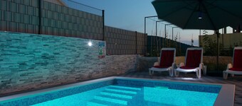 Elegant Oasis Vinisce Villa With Pool