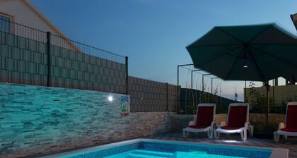 Elegant Oasis Vinisce Villa With Pool