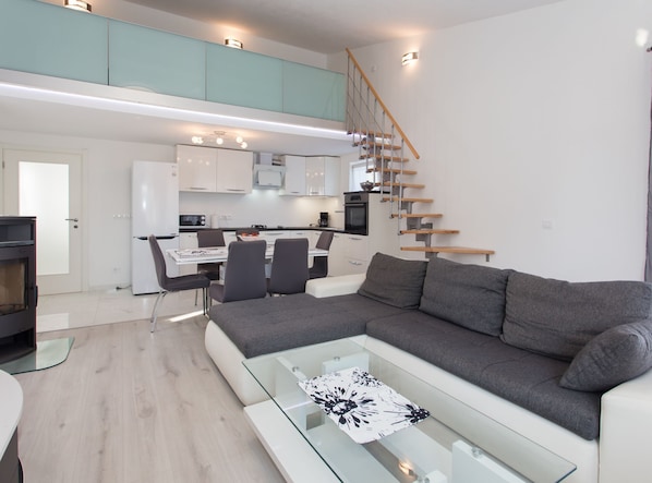 Villa (Three Bedroom Villa with Pool) | Living room | 29-inch flat-screen TV with cable channels