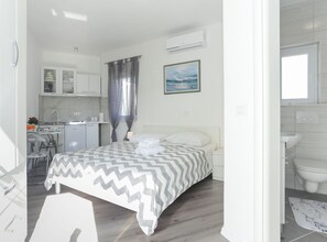 Villa (Three Bedroom Villa with Pool) | 3 soverom, barnesenger og wi-fi (inkludert)