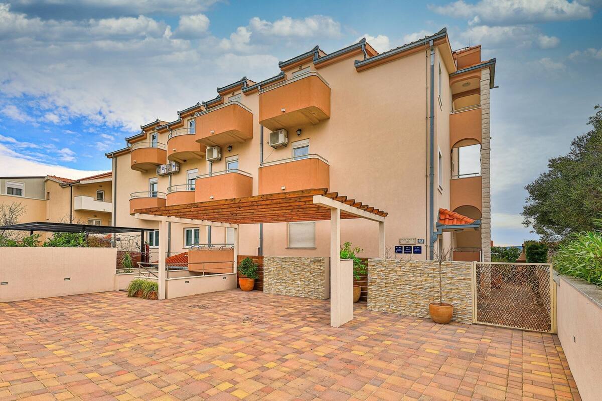 빌라 (Five bedroom Villa) | 외관